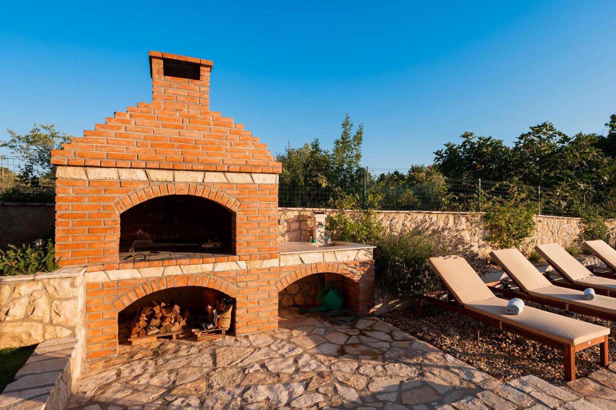 Villa Sara - Perfect Family Holiday Brzac Exterior foto