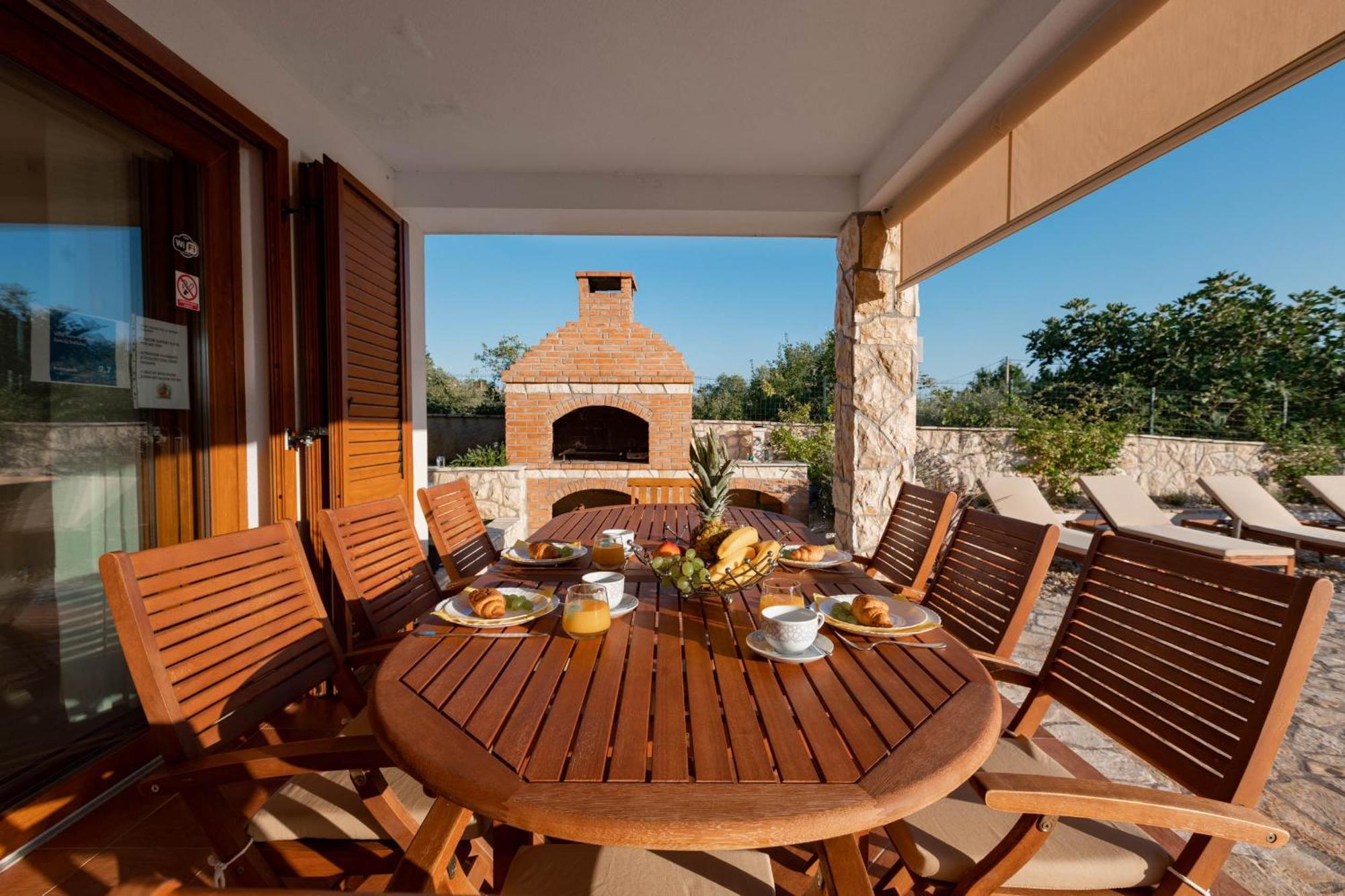 Villa Sara - Perfect Family Holiday Brzac Exterior foto