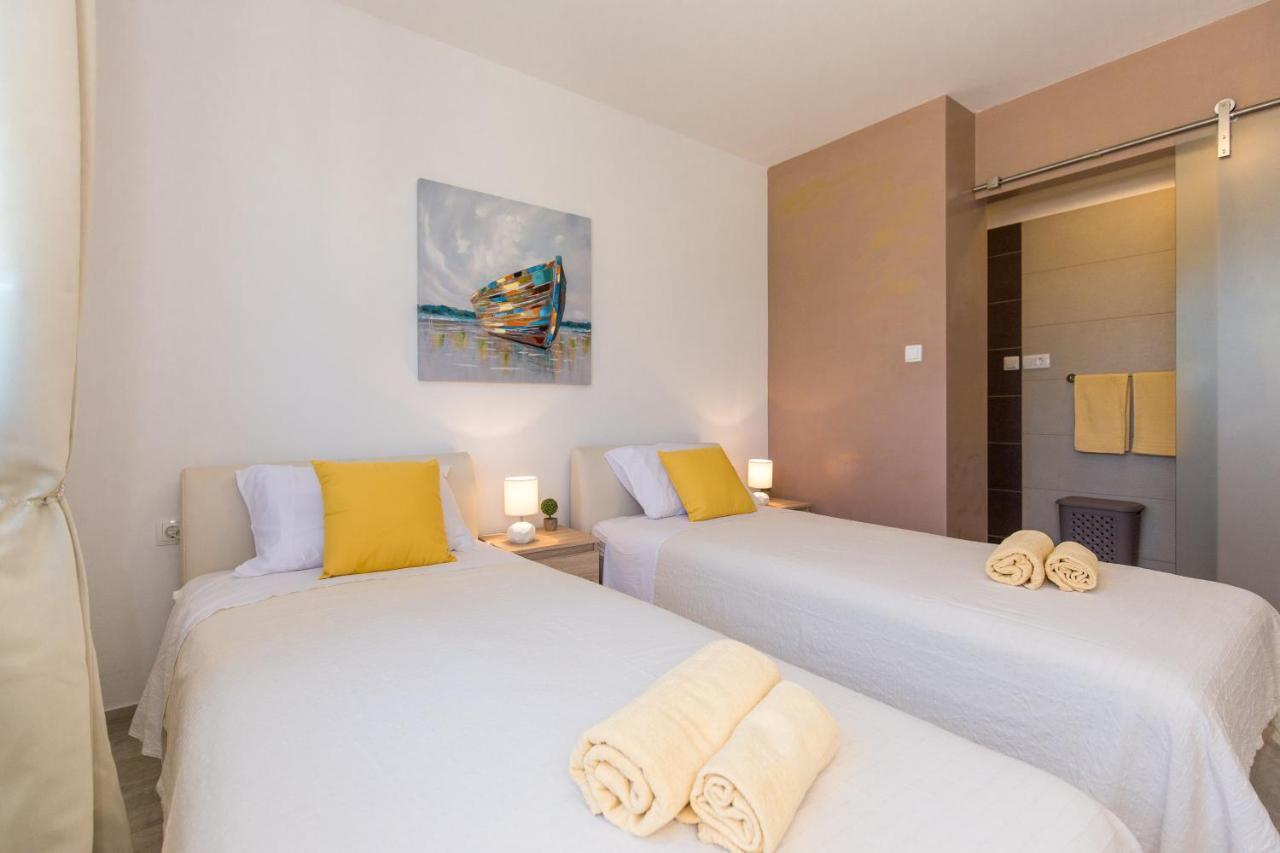 Villa Sara - Perfect Family Holiday Brzac Exterior foto