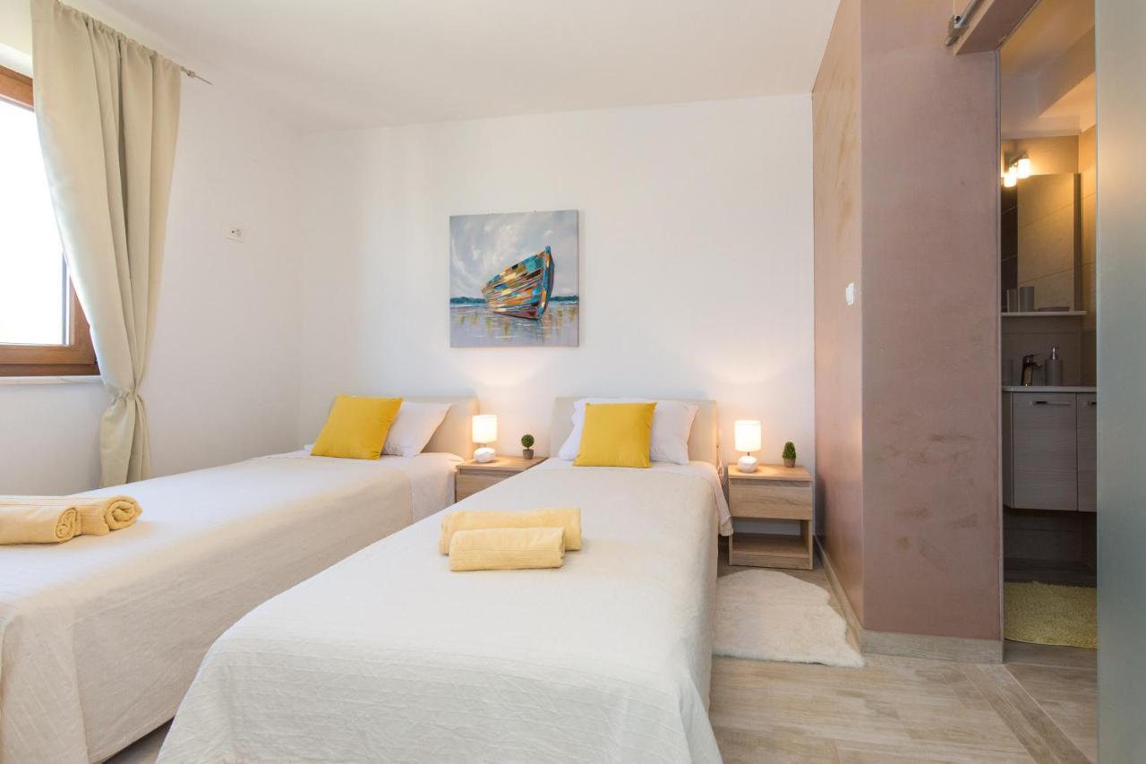 Villa Sara - Perfect Family Holiday Brzac Exterior foto